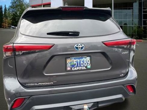 Used 2023 Toyota Highlander LE AWD/4WD image 24