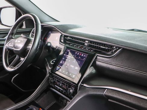 Used 2022 Jeep Grand Cherokee L Laredo image 26