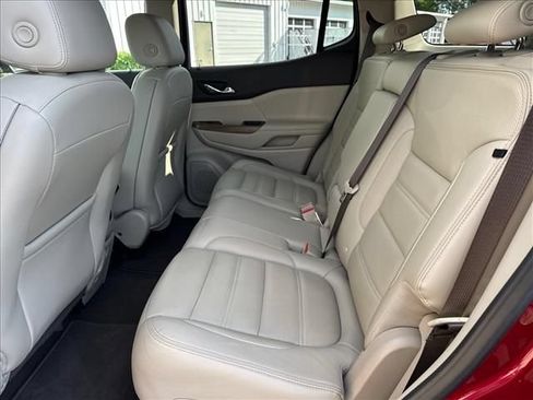 Certified 2019 GMC Acadia Denali w/ Technology Package FWD image 16
