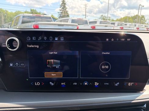 Used 2025 Chevrolet Traverse LT AWD/4WD image 21