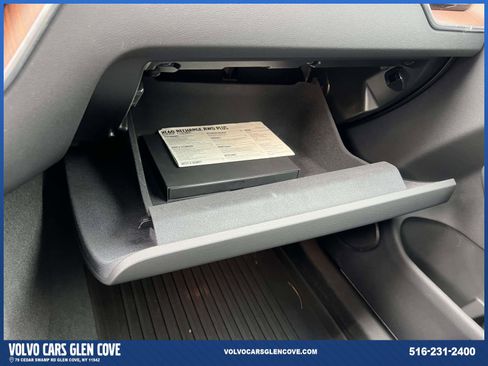 Used 2024 Volvo XC60 T8 Plus w/ Protection Package Premier image 34