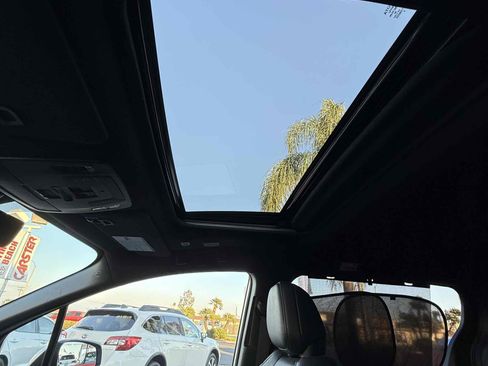 Used 2025 Toyota Sienna Platinum image 60