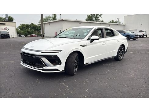 Used 2024 Hyundai Sonata SEL FWD image 3