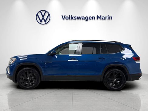 Used 2026 Volkswagen Atlas SE w/ Panoramic Sunroof Package AWD/4WD image 2