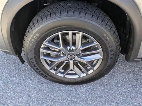 Used 2023 Nissan Rogue S image 9