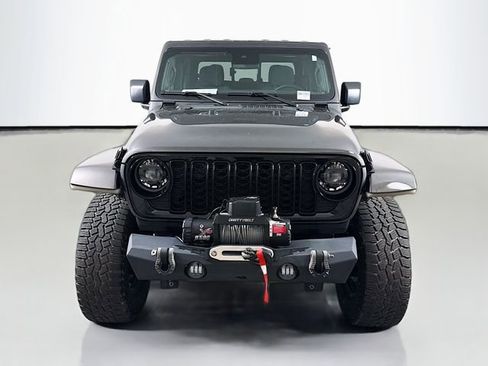 Used 2024 Jeep Gladiator Sport AWD/4WD image 2