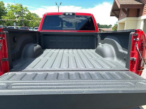 New 2026 RAM 2500 Laramie AWD/4WD image 24