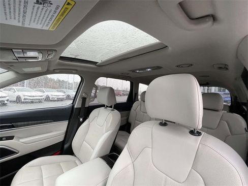 Certified 2024 Kia Telluride EX w/ EX Captain's Chair Package image 2