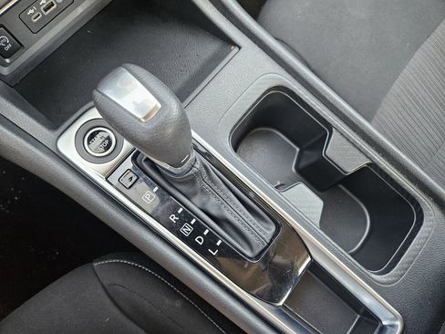 Used 2024 Nissan Sentra SV FWD image 16