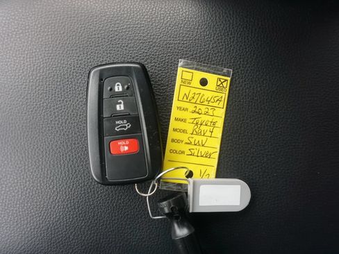 Used 2023 Toyota RAV4 XLE AWD/4WD image 30