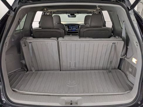 Used 2017 Toyota Highlander XLE AWD/4WD image 19