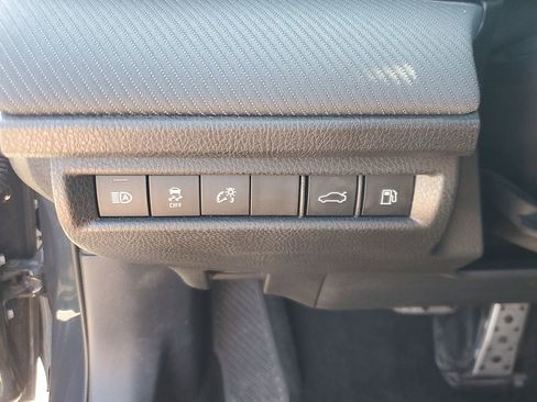 Used 2025 Toyota Camry SE image 18