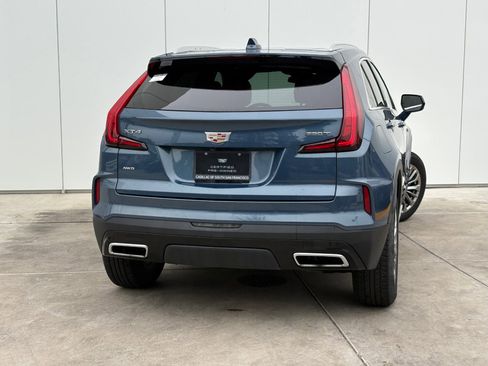 Used 2024 Cadillac XT4 Premium Luxury image 6