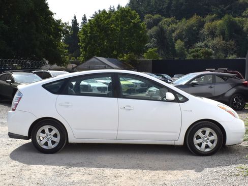 Used 2007 Toyota Prius w/ Pkg 3 FWD image 6