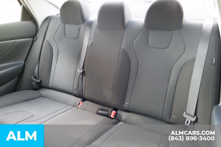 Used 2026 Hyundai Elantra SE FWD image 15