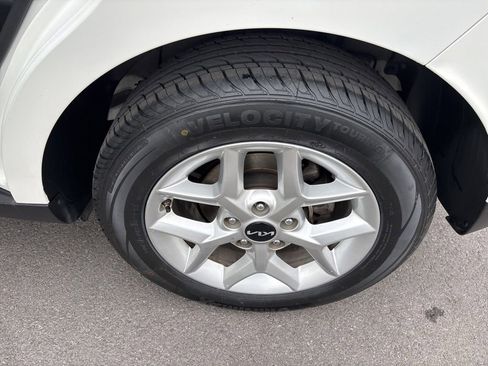 Certified 2023 Kia Soul S FWD image 17