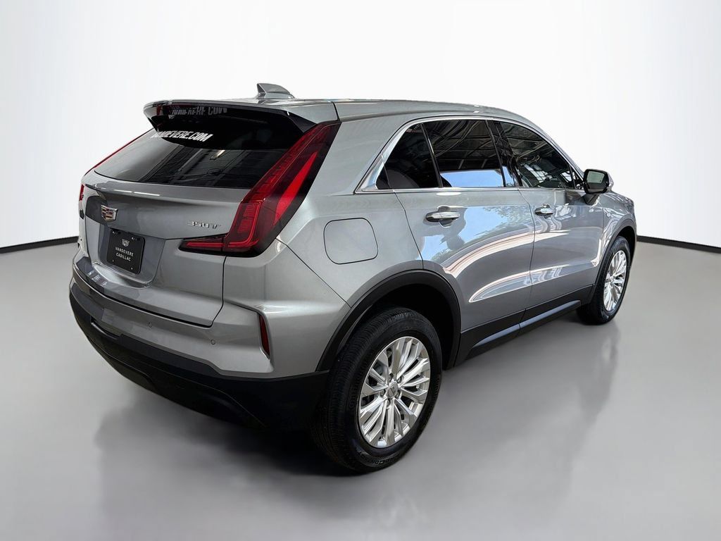 Used 2024 Cadillac XT4 Luxury AWD/4WD image 9