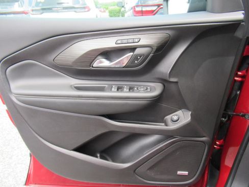 Used 2024 GMC Terrain SLT w/ Infotainment Package II AWD/4WD image 19