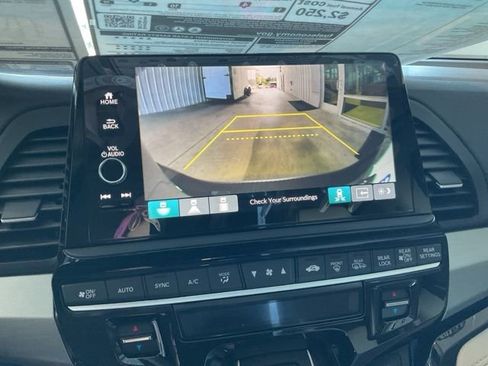 New 2026 Honda Odyssey Touring image 17