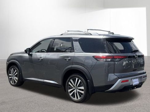 Used 2022 Nissan Pathfinder Platinum w/ Cargo Package AWD/4WD image 31
