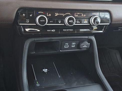 Used 2024 Honda Pilot Elite image 21