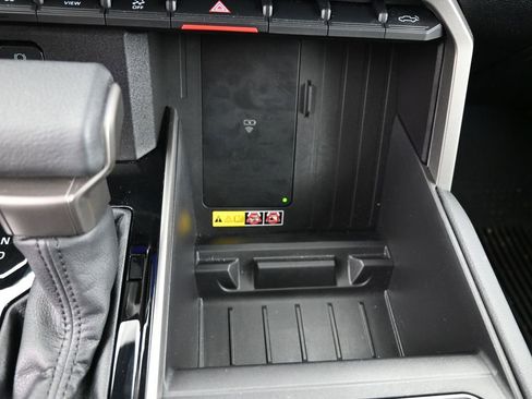 Used 2025 Toyota Tundra Limited image 35