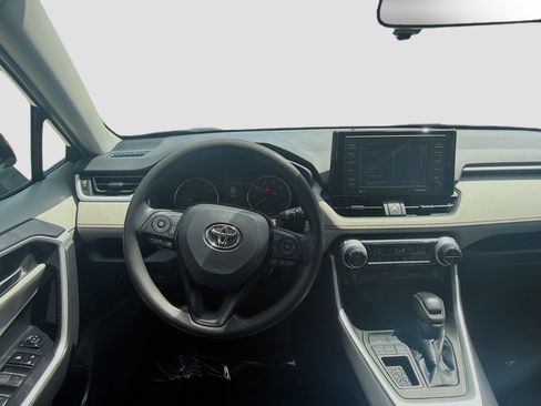 Used 2022 Toyota RAV4 XLE w/ Convenience Package FWD image 18
