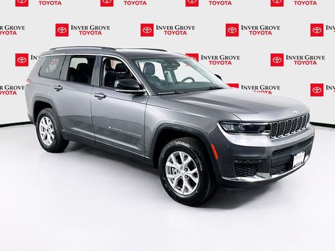 Used 2023 Jeep Grand Cherokee L Limited image 3
