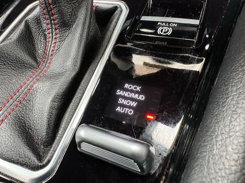 Used 2024 Jeep Compass Trailhawk image 38