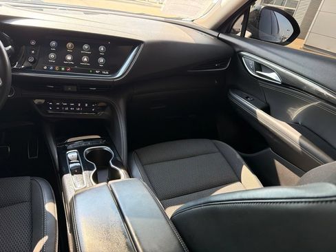 Used 2022 Buick Envision Preferred FWD image 19