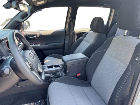 Used 2023 Toyota Tacoma TRD Off-Road AWD/4WD image 9