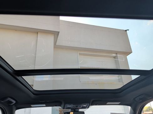 Used 2022 GMC Yukon XL Denali image 19