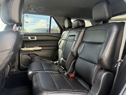 Used 2023 Ford Explorer XLT w/ Equipment Group 202A image 15
