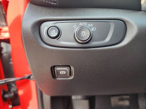 Used 2025 Chevrolet Blazer LT w/ Convenience Package image 28