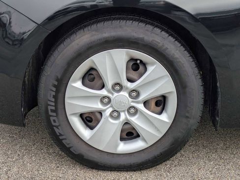 Used 2017 Kia Forte LX image 15