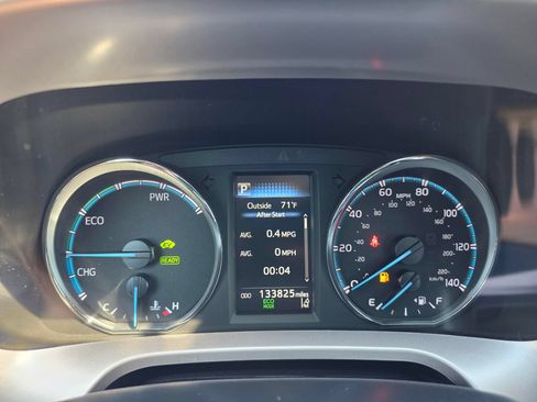 Used 2018 Toyota RAV4 XLE AWD/4WD image 13