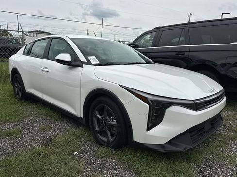 Used 2025 Kia K4 FWD image 11