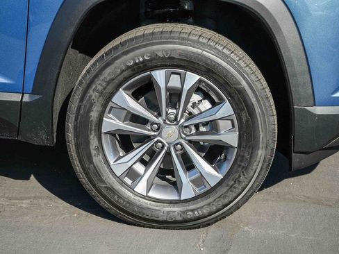 New 2026 Chevrolet Equinox LT w/ Convenience Package II FWD image 11