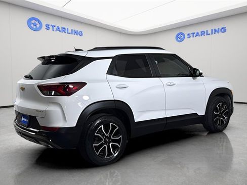 Used 2023 Chevrolet TrailBlazer ACTIV w/ Sun and Liftgate Package image 9