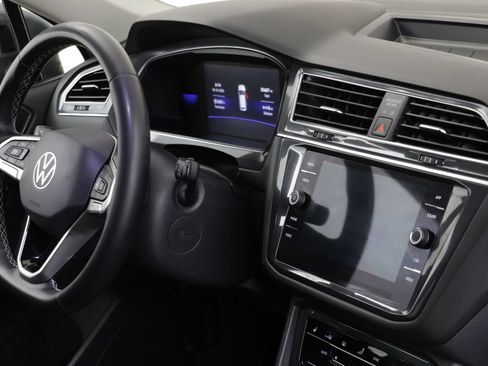 Used 2023 Volkswagen Tiguan SE FWD image 20