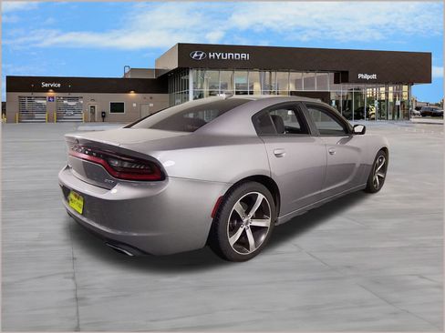 Used 2018 Dodge Charger SXT Plus image 9