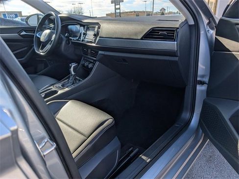 Used 2024 Volkswagen Jetta SE image 20