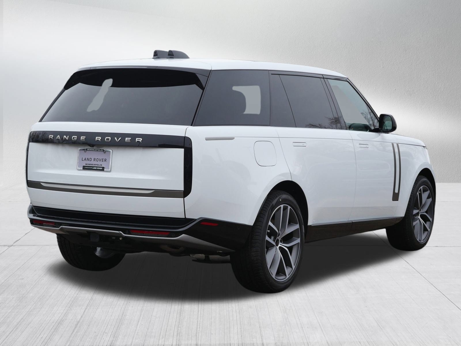 New 2026 Land Rover Range Rover Long Wheelbase SE AWD/4WD image 2