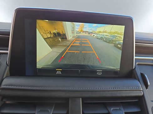 Used 2022 Chevrolet Tahoe Z71 image 16