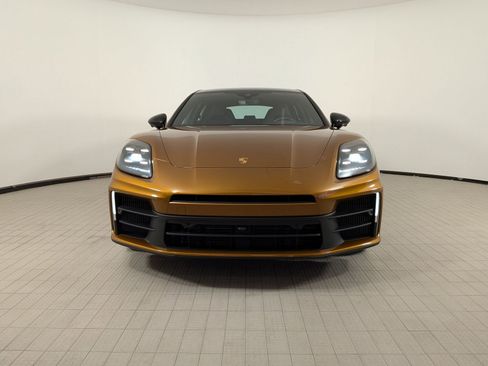 Used 2024 Porsche Panamera image 6