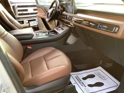 Used 2023 Lincoln Aviator Reserve w/ Equipment Group 201A image 40