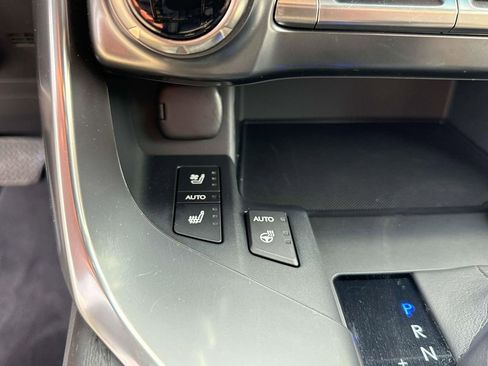 Used 2024 Lexus LX 600 4WD w/ Premium Package image 25