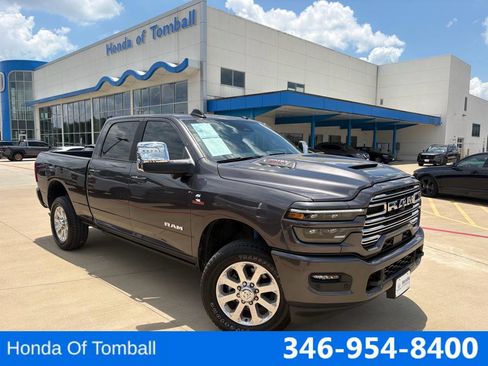 Used 2025 RAM 2500 Laramie AWD/4WD image 1