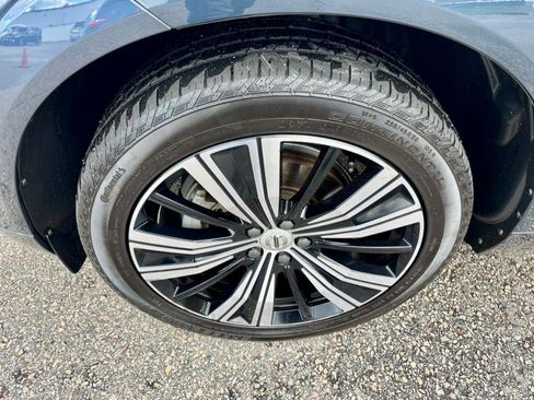 Used 2022 Volvo XC60 B5 Inscription w/ Climate Package image 32