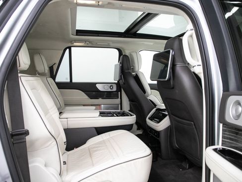 Used 2022 Lincoln Navigator L Black Label AWD/4WD image 15